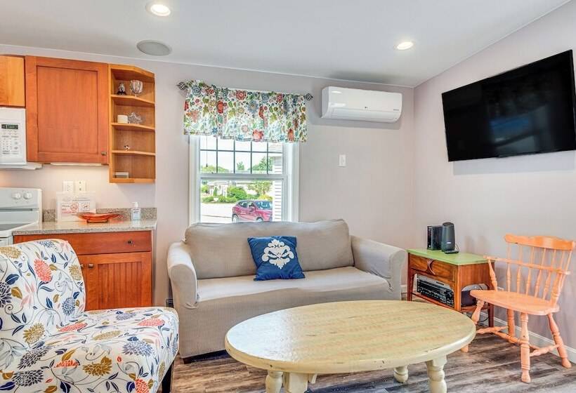 2 Mi To Moody Beach, Amenity Access: Wells Getaway