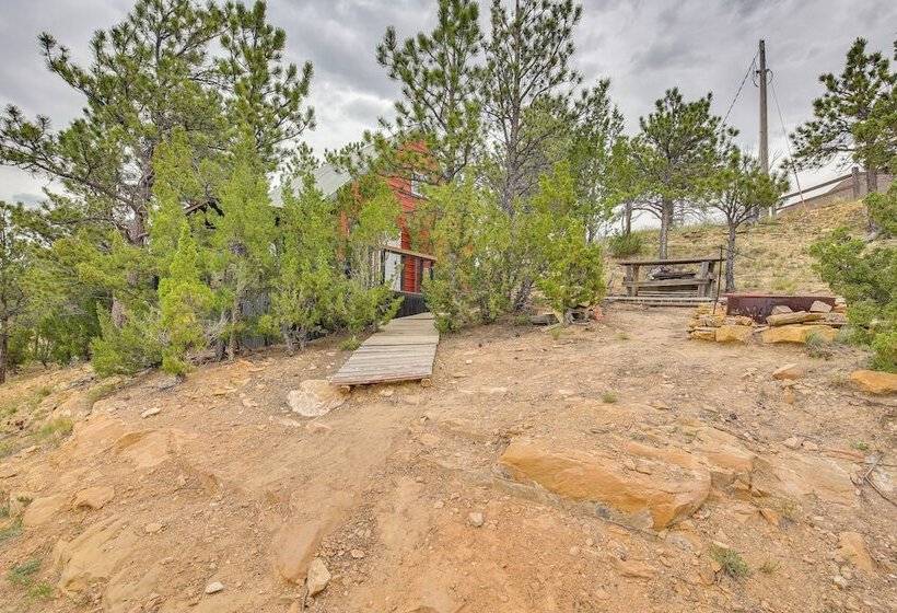 Wyoming Cabin ~ 2 Mi To Glendo State Park!