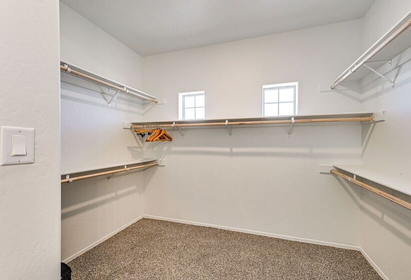 Year Round Yuma Escape Near Dtwn: Pets Welcome!