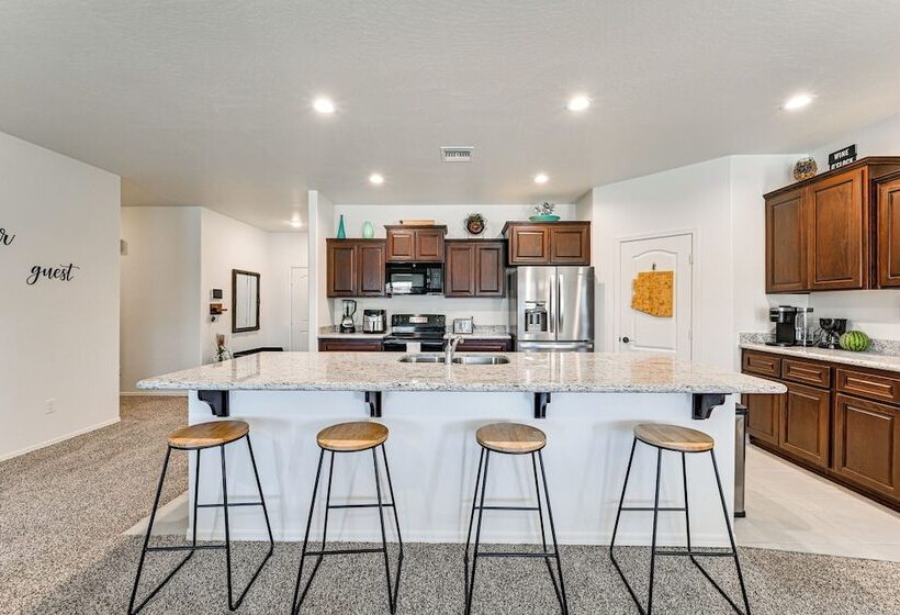 Year Round Yuma Escape Near Dtwn: Pets Welcome!