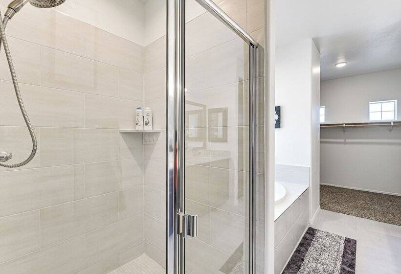 Year Round Yuma Escape Near Dtwn: Pets Welcome!