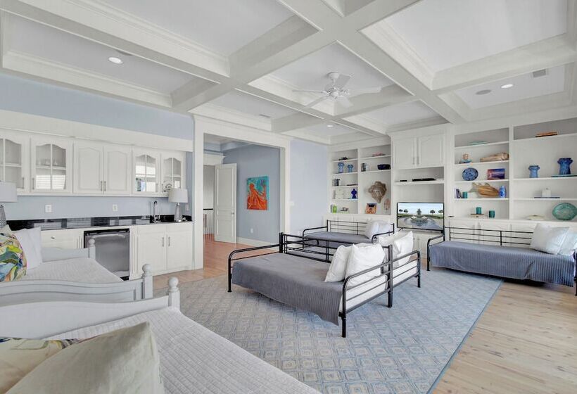 114 Ocean Boulevard By Avantstay Beachfront Infinity Pool Basketball Court Recently Renovated!