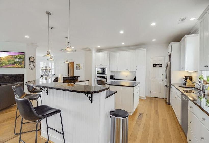 2701 Palm Boulevard By Avantstay Steps To The Beach, Ping Pong, Putting Green