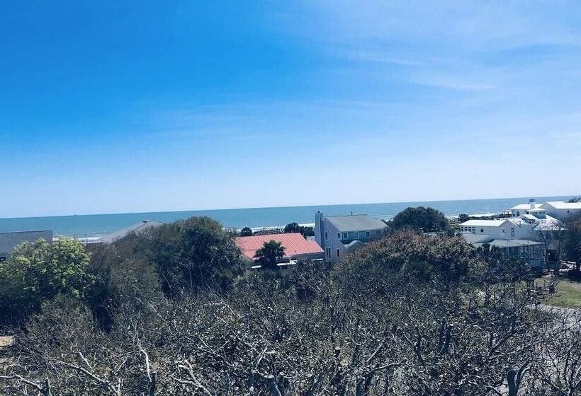 2701 Palm Boulevard By Avantstay Steps To The Beach, Ping Pong, Putting Green