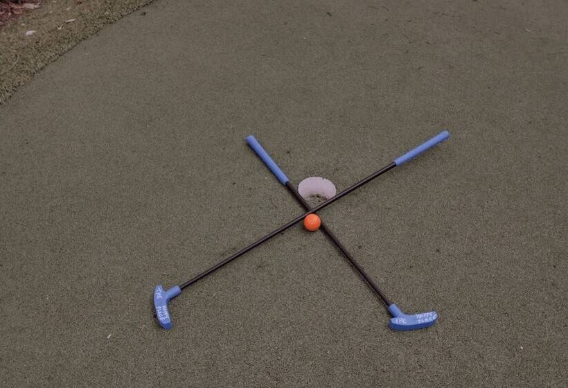 2701 Palm Boulevard By Avantstay Steps To The Beach, Ping Pong, Putting Green