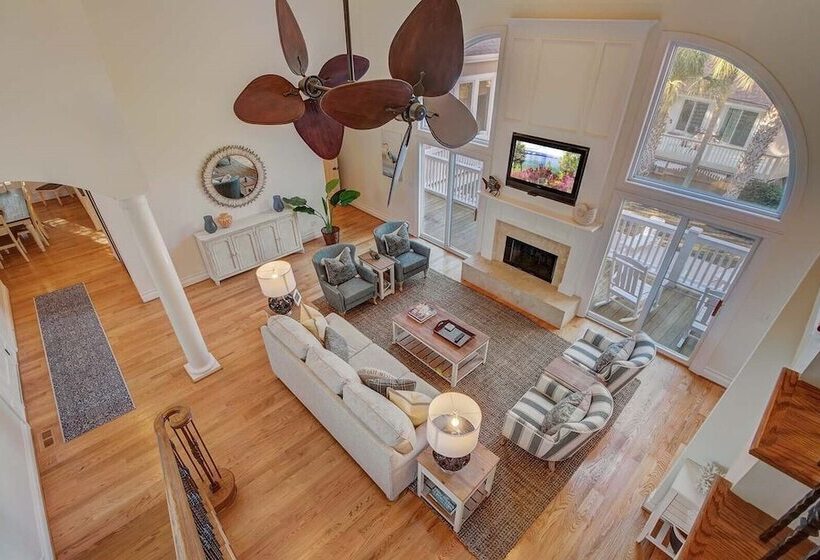 28 Beachwood West By Avantstay Close To Beach, Multiple Decks & Private Pool!