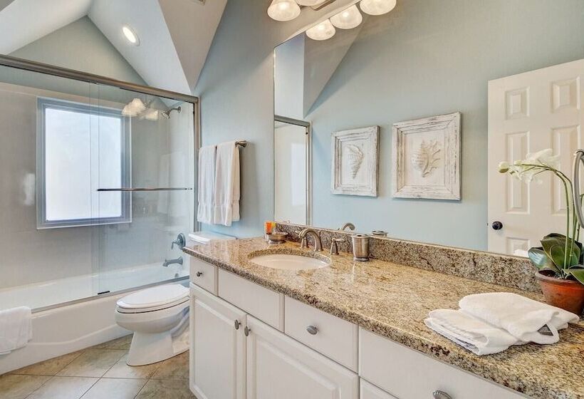 28 Beachwood West By Avantstay Close To Beach, Multiple Decks & Private Pool!