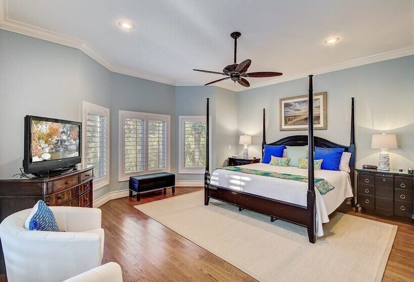 28 Beachwood West By Avantstay Close To Beach, Multiple Decks & Private Pool!