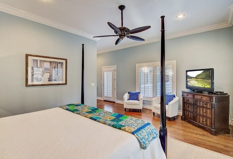 28 Beachwood West By Avantstay Close To Beach, Multiple Decks & Private Pool!