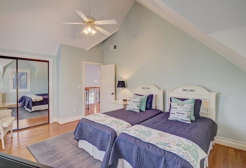 28 Beachwood West By Avantstay Close To Beach, Multiple Decks & Private Pool!