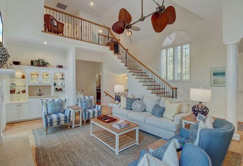 28 Beachwood West By Avantstay Close To Beach, Multiple Decks & Private Pool!