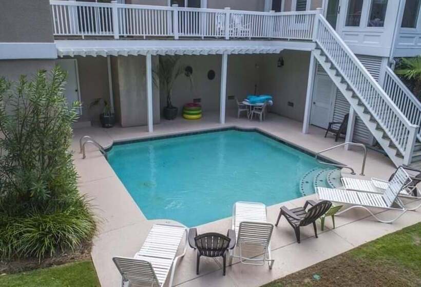 28 Beachwood West By Avantstay Close To Beach, Multiple Decks & Private Pool!