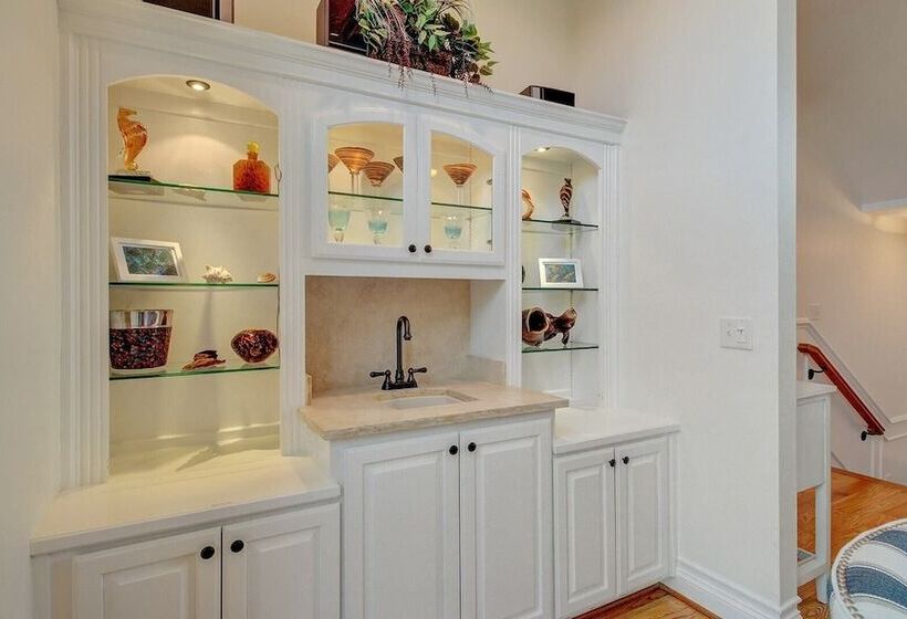 28 Beachwood West By Avantstay Close To Beach, Multiple Decks & Private Pool!