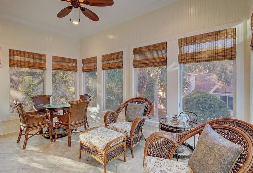 28 Beachwood West By Avantstay Close To Beach, Multiple Decks & Private Pool!