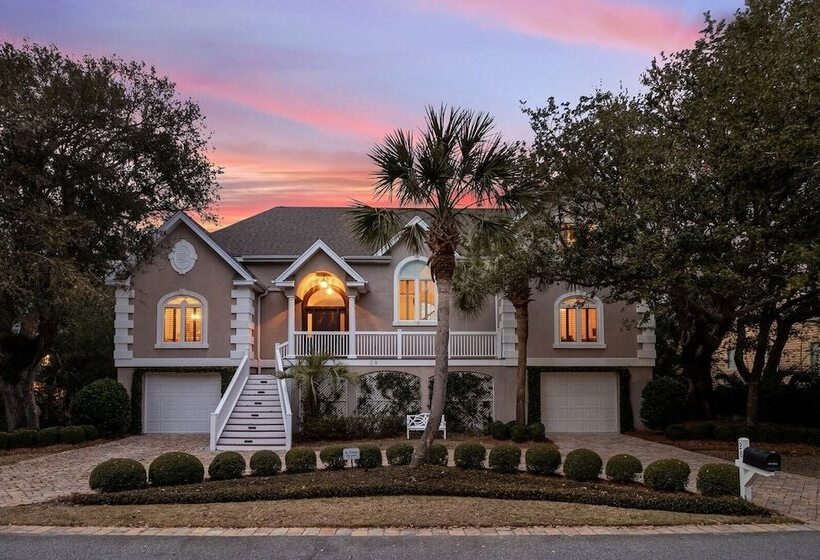 28 Beachwood West By Avantstay Close To Beach, Multiple Decks & Private Pool!