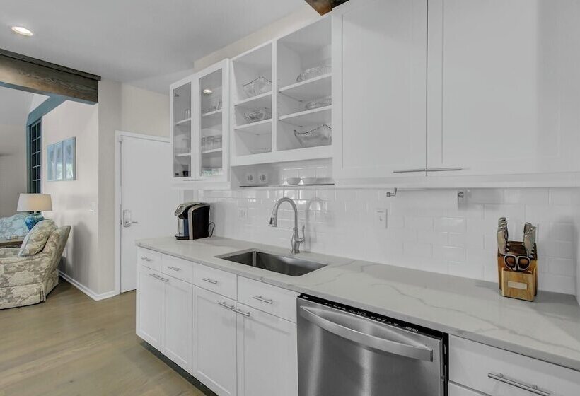 3704 Cameron By Avantstay Pool Bar Multiple Balconies!