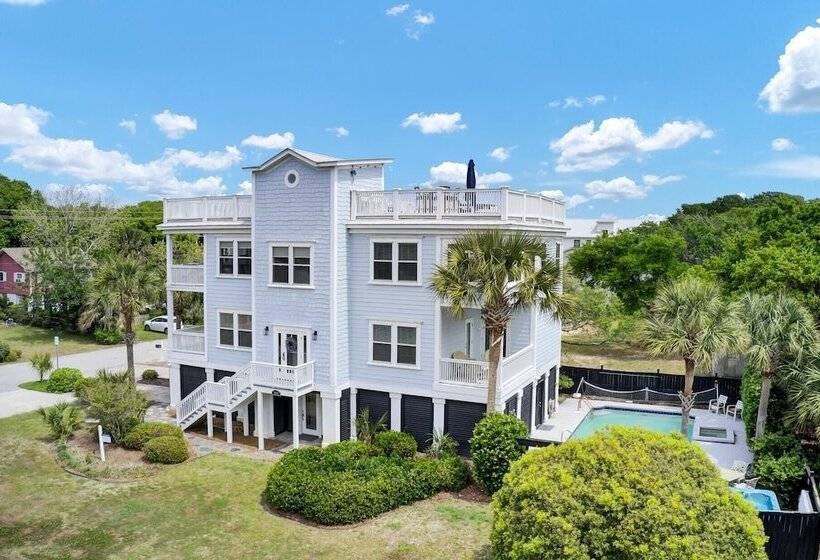 3800 Cameron Boulevard Avantstay Pool, Ocean Views, Deck