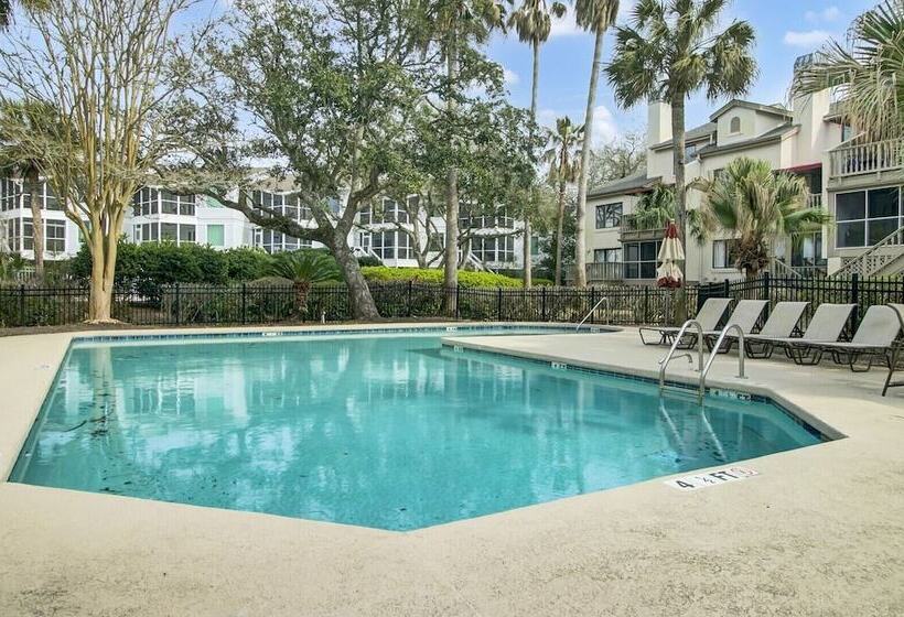 401 Yacht By Avantstay Marina View, Pool, Porch