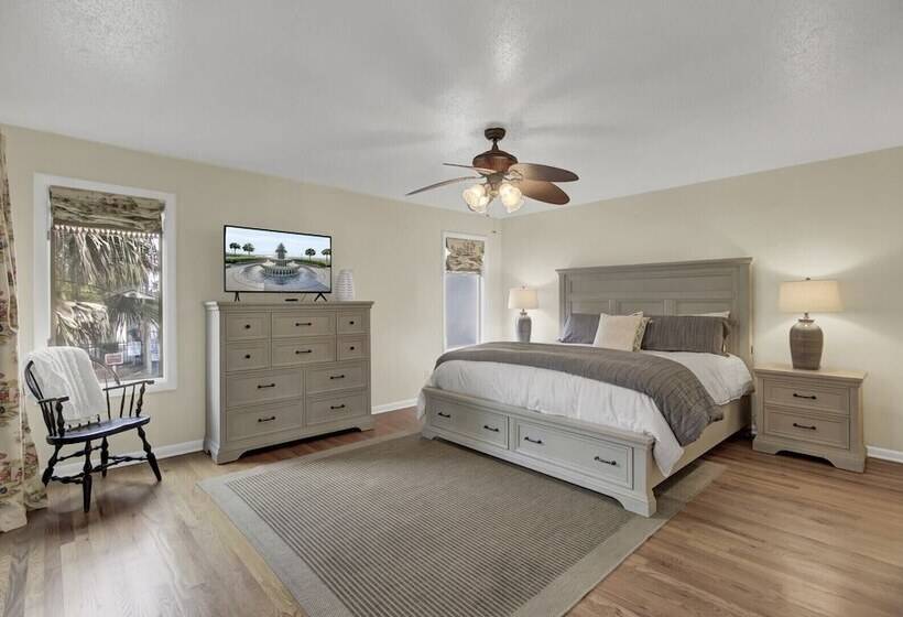 401 Yacht By Avantstay Marina View, Pool, Porch