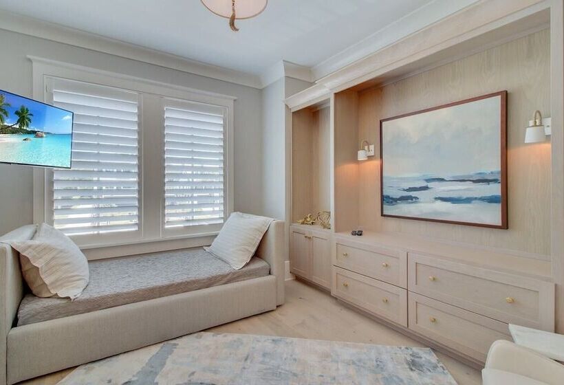 710 Ocean Boulevard Avantstay Oceanfront, Private Pool + Rooftop Deck