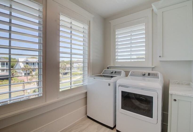 710 Ocean Boulevard Avantstay Oceanfront, Private Pool + Rooftop Deck