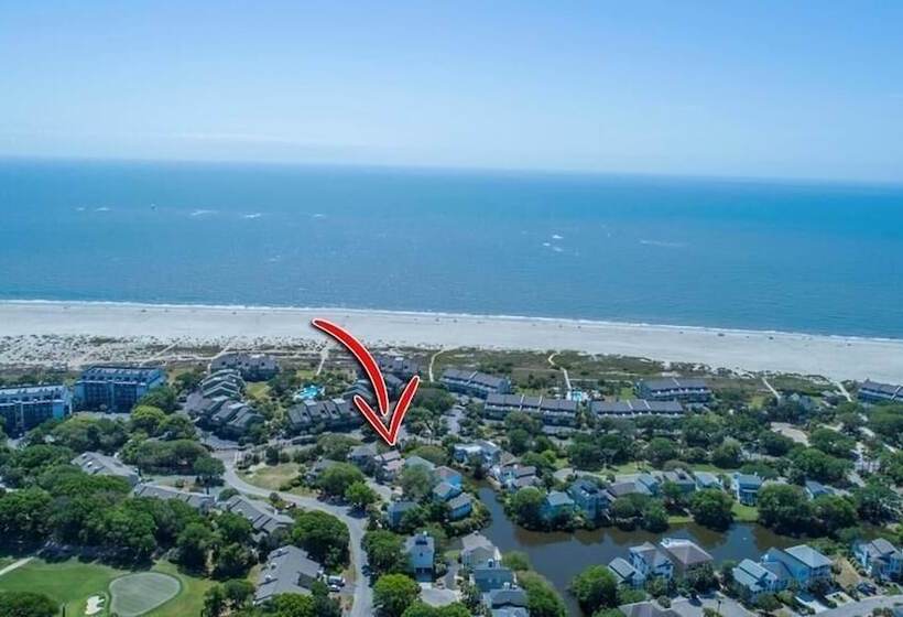 72 Pelican Bay Avantstay Community Pool, Decks