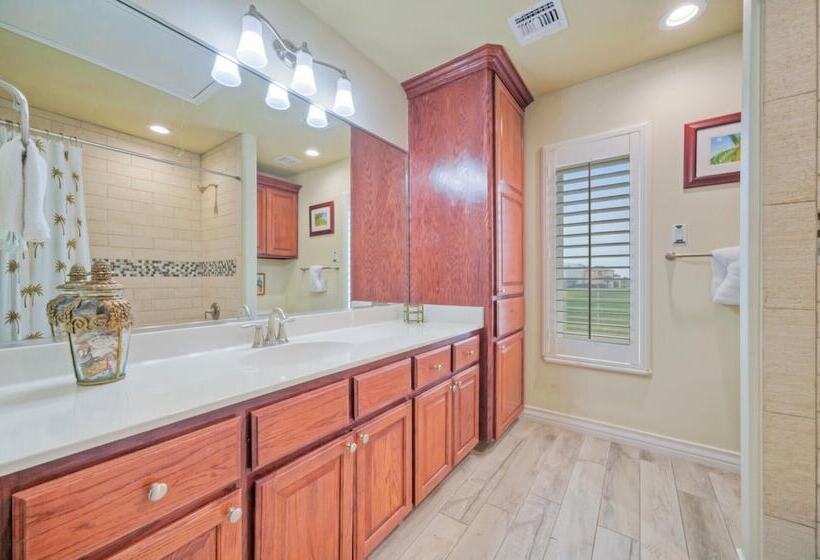 Walk To The Beach Avantstay Golf Cart Brdwalk