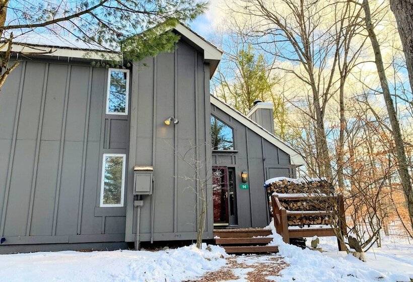 Alpine Allure By Avantstay Indoor Hot Tub, Game Loft, Enclosed Deck