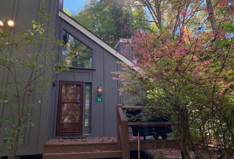 Alpine Allure By Avantstay Indoor Hot Tub, Game Loft, Enclosed Deck