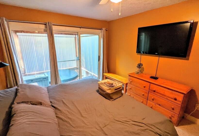 Alpine Allure By Avantstay Indoor Hot Tub, Game Loft, Enclosed Deck