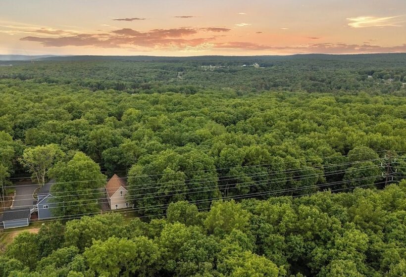 Alpine Serenity By Avantstay Beach + Lake Access Theater, Deck, Playroom