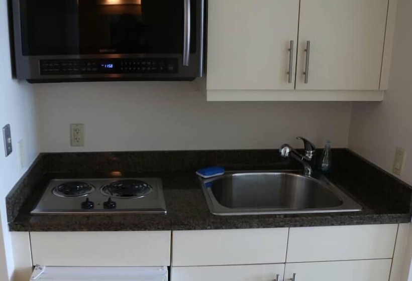 Amazing Studio Near Cocowalk