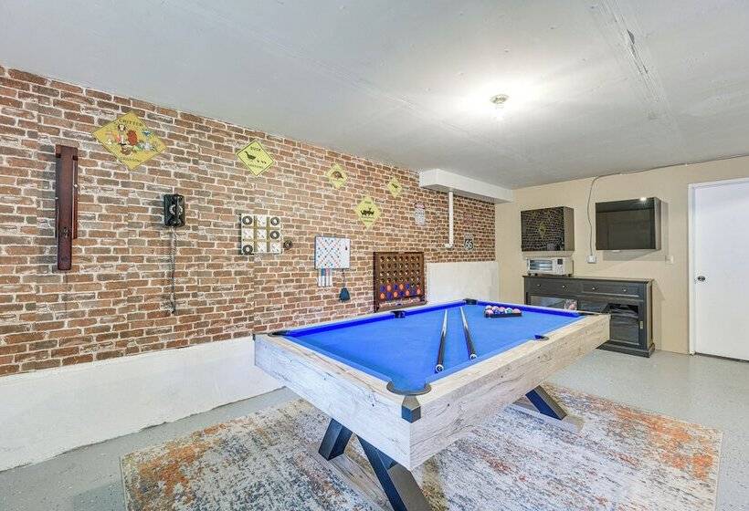 Anderson Island Home W/ Deck: Steps To Lake!