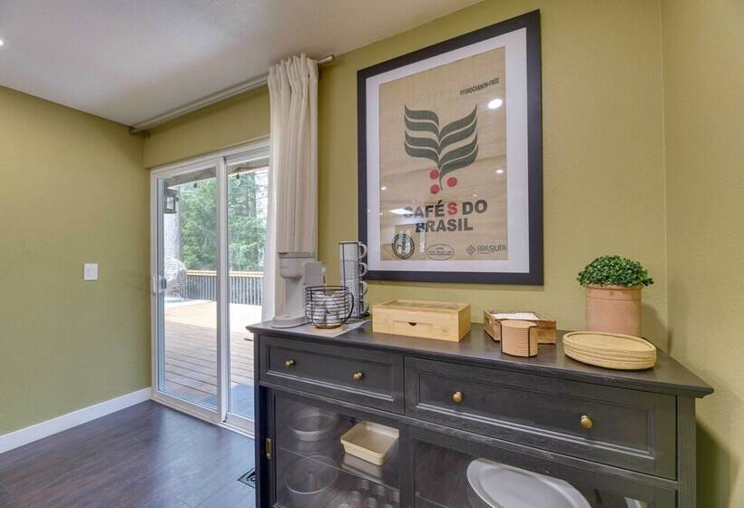 Anderson Island Home W/ Deck: Steps To Lake!