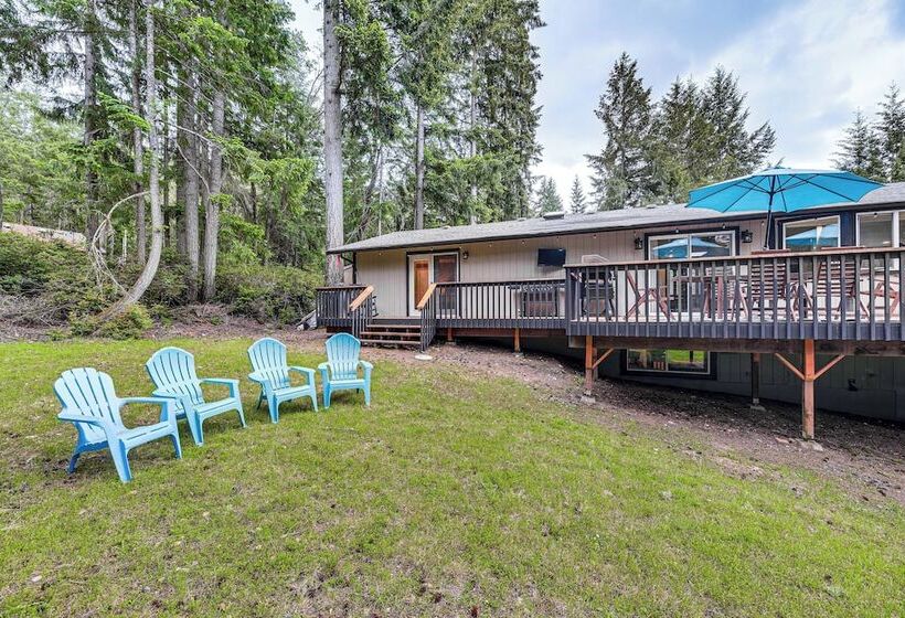 Anderson Island Home W/ Deck: Steps To Lake!