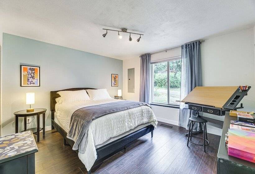 Anderson Island Home W/ Deck: Steps To Lake!