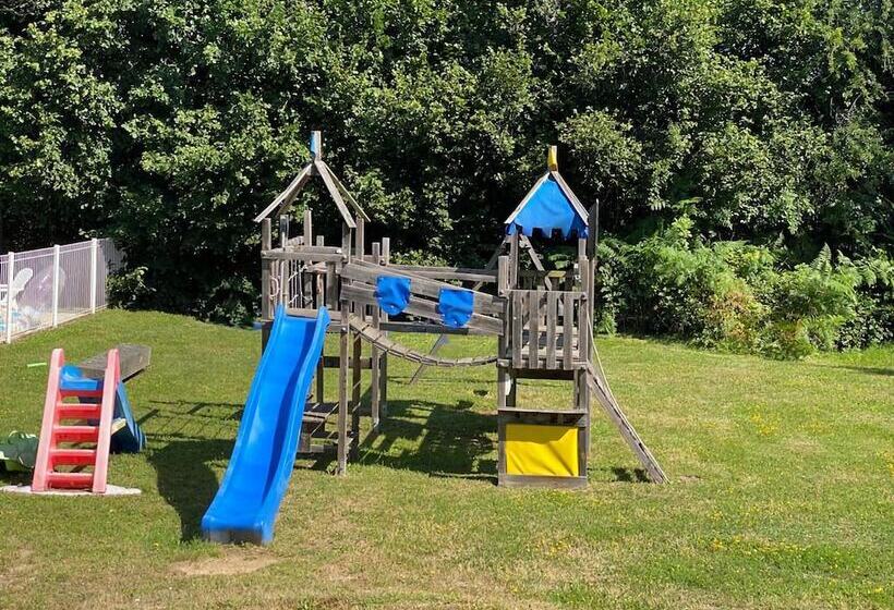 Atmospheric Gite With Large Terrace