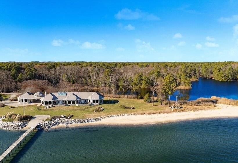 Bay Estate By Avantstay Waterfront, Private Pond