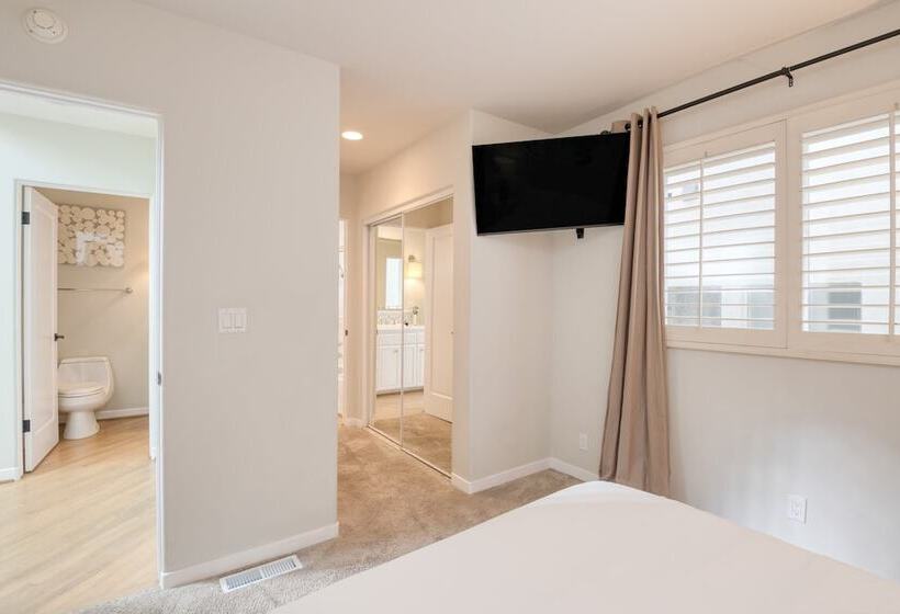 Beach Break By Avantstay Oceanfront, View, Patio