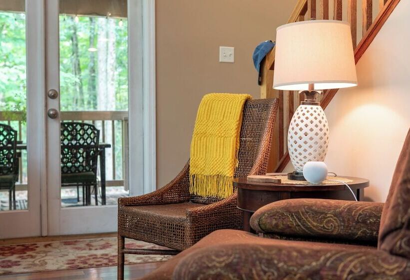 Bear Trail Chalet By Avantstay Retreat W/ Outdoor Living Deck & Fire Pit