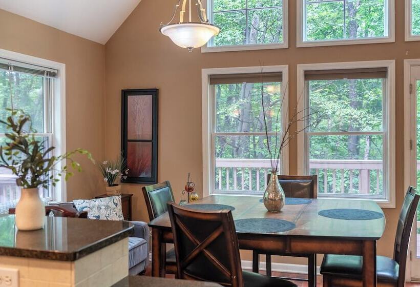 Bear Trail Chalet By Avantstay Retreat W/ Outdoor Living Deck & Fire Pit