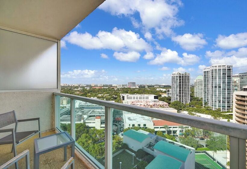 Beautiful Blue Gold Studio Ocean View