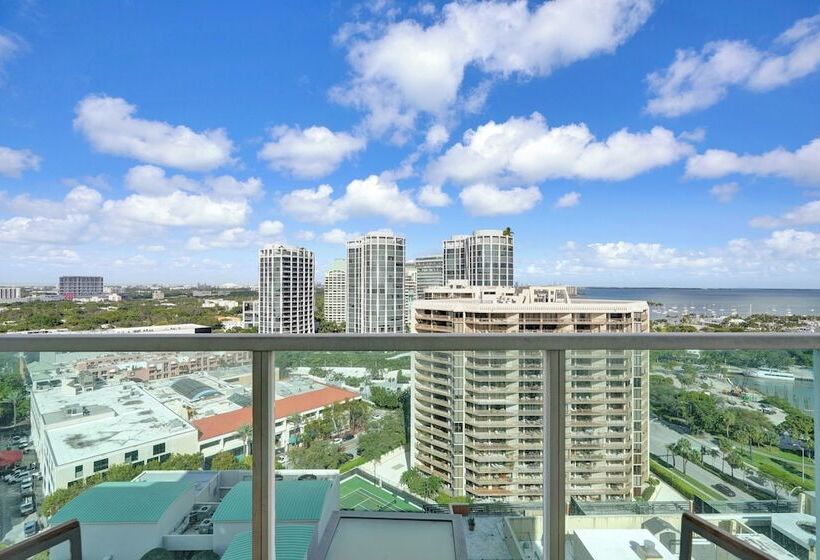 Beautiful Blue Gold Studio Ocean View