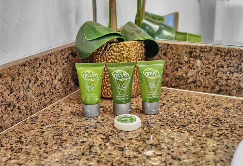 Beautiful Blue Gold Studio Ocean View