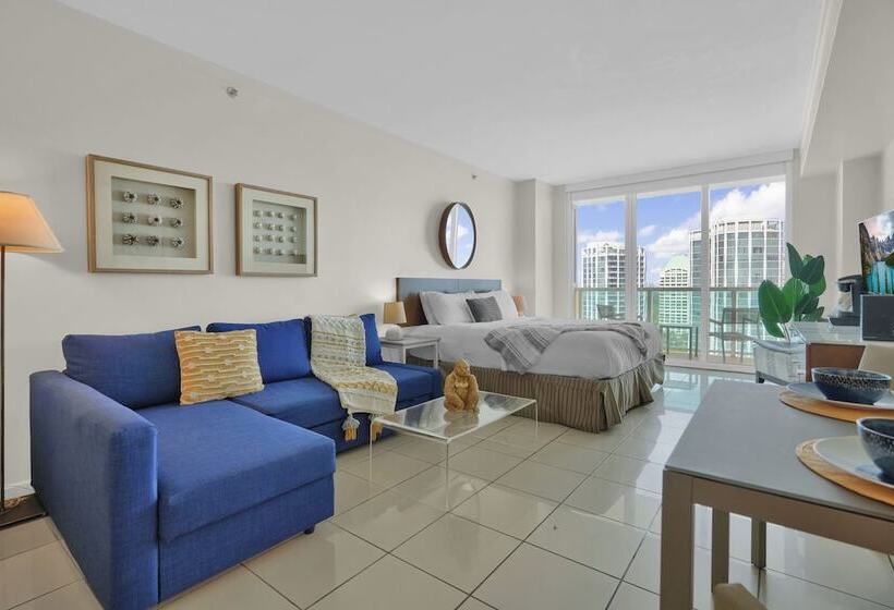 Beautiful Blue Gold Studio Ocean View