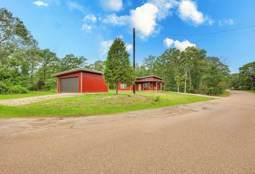 Tranquil Retreat: Half Mi To Cedar Creek Reservoir