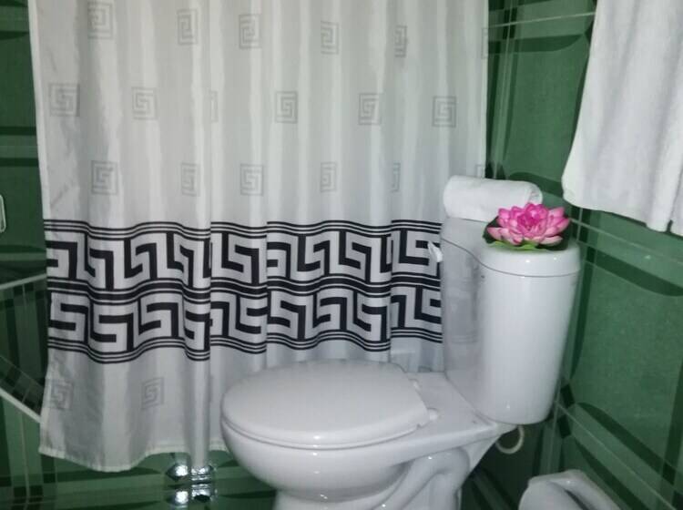 Bed and Breakfast Hostal La Esmeralda