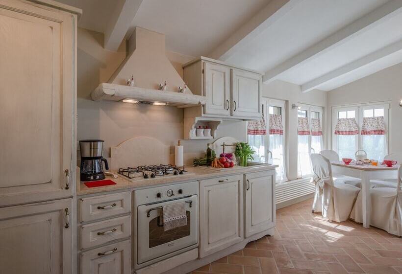 Belvilla By Oyo Limonaia