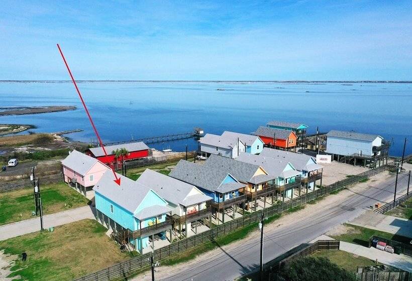 Shared Pool W/ Bay Views, Boat Dock Fishing Big Slough By Avantstay