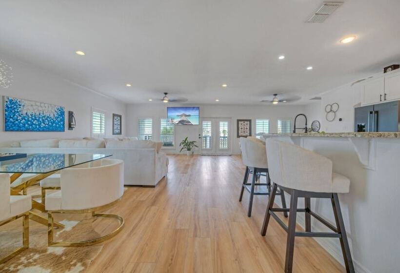 Billiards & Beaches By Avantstay Cart Boardwalk + Pool Table